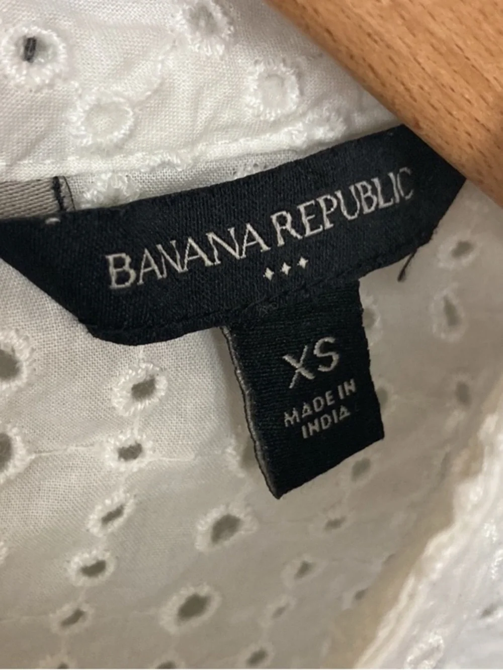 Banana Republic White High Neck Eyelet Lace Blouse, Size XS extra small top